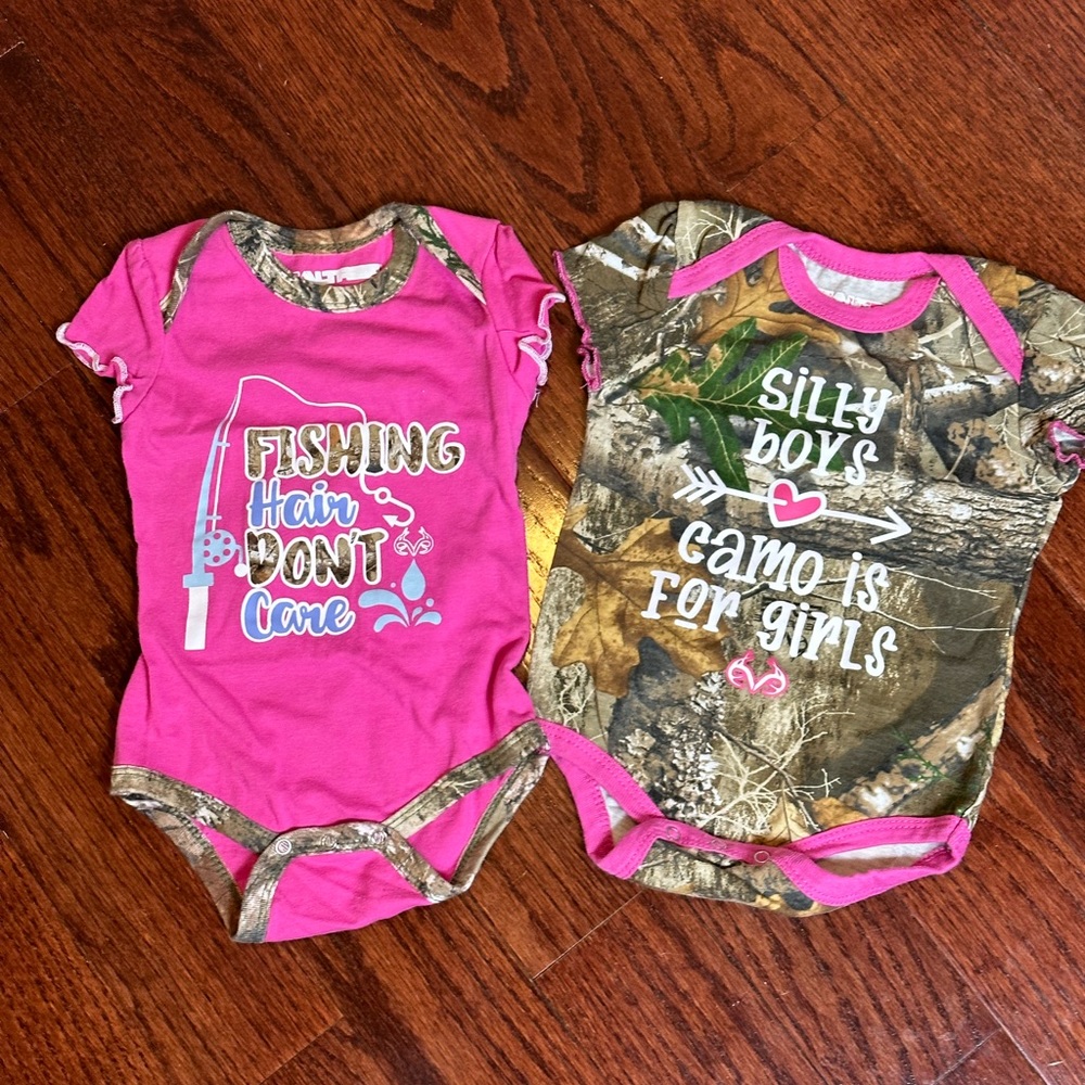 Realtree camo onesies -2 pack